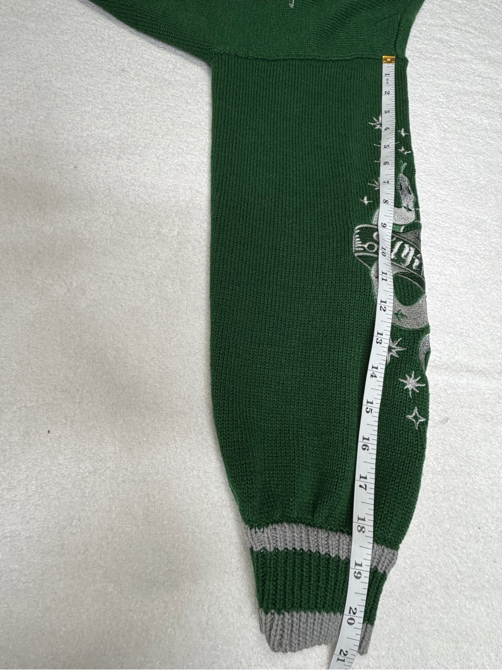 Harry Potter Green Slytherin V-Neck Button Cardigan Sweater Size Small - Picture 15 of 16
